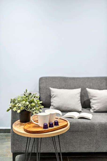 Frishman's - Bomb Shelter Apartment Tel Aviv